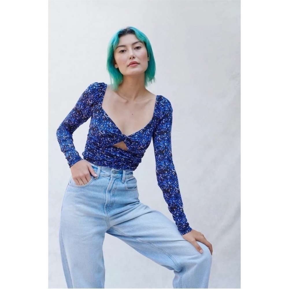 Urban Outfitters Black and Blue Patterned Ruched Long Sleeve